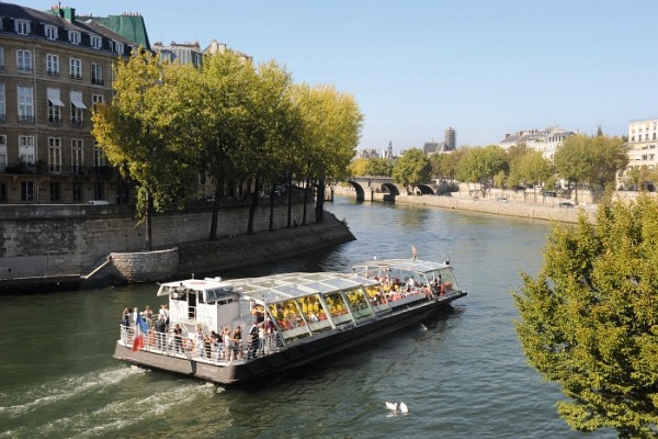Cruise On The Seine