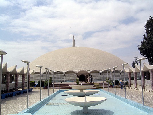 Masjid-e-Tooba in Karachi